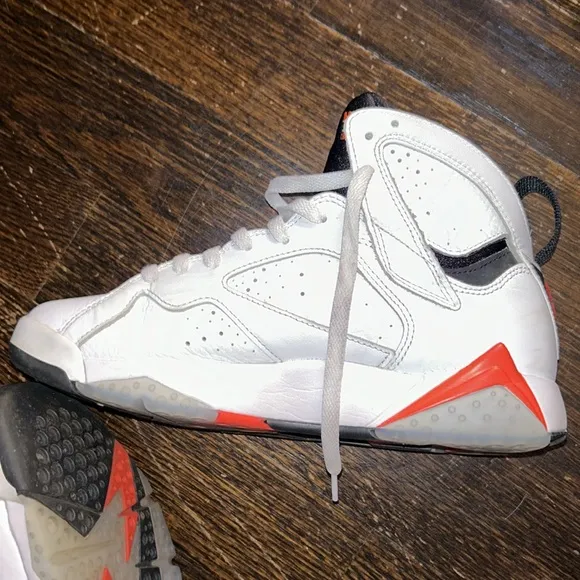 Air Jordan 7 Sneakers.